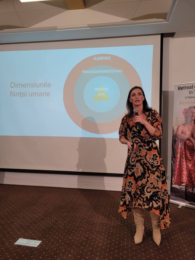 Ștefania-Carmen Rusu prezentând dimensiunile ființei umane